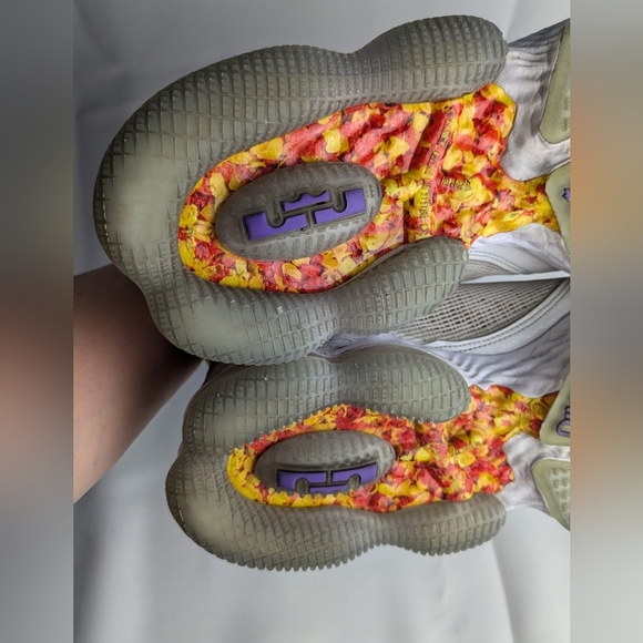 NIKE LeBron 19 Low Magic Fruity PEBBLES Men Shoes Size 13 White Red And Yellow - Picture 11 of 16